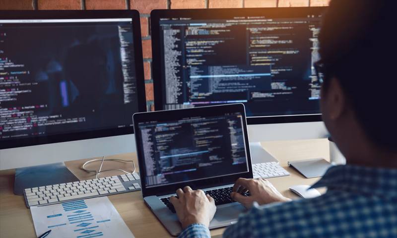 数据科学选型:R与Python如何赋能土默特左旗网站建设?